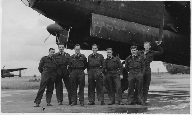 RW Birch crew 75 Squadron photo 1 B&W ramped up dpi